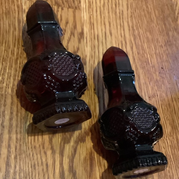 Cape Cod Salt & Pepper Shakers Ruby Red 1876 Collection Glass Vintage - Picture 4 of 4
